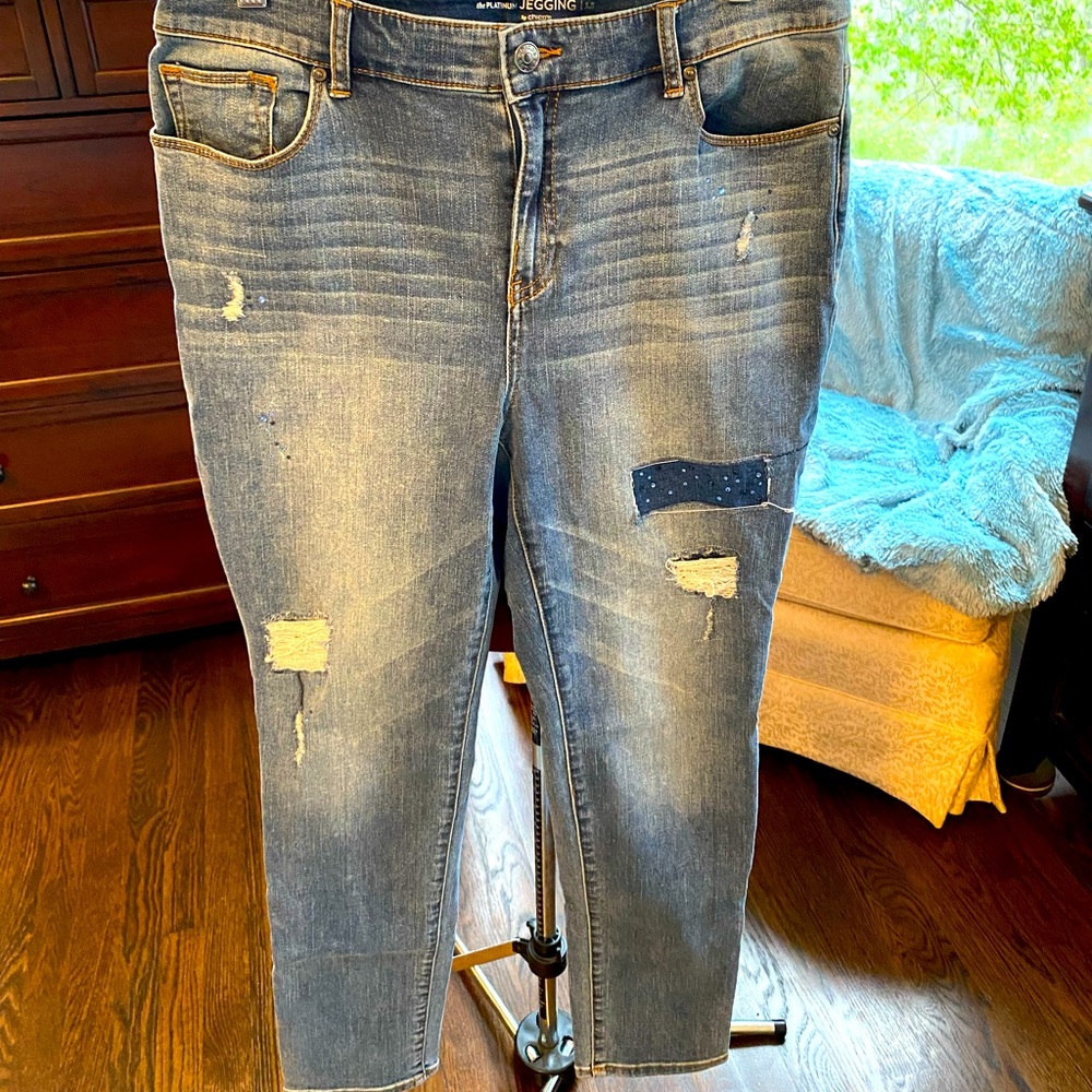 Chicos Platinum Jegging NWOT Size 1.5 / 10M